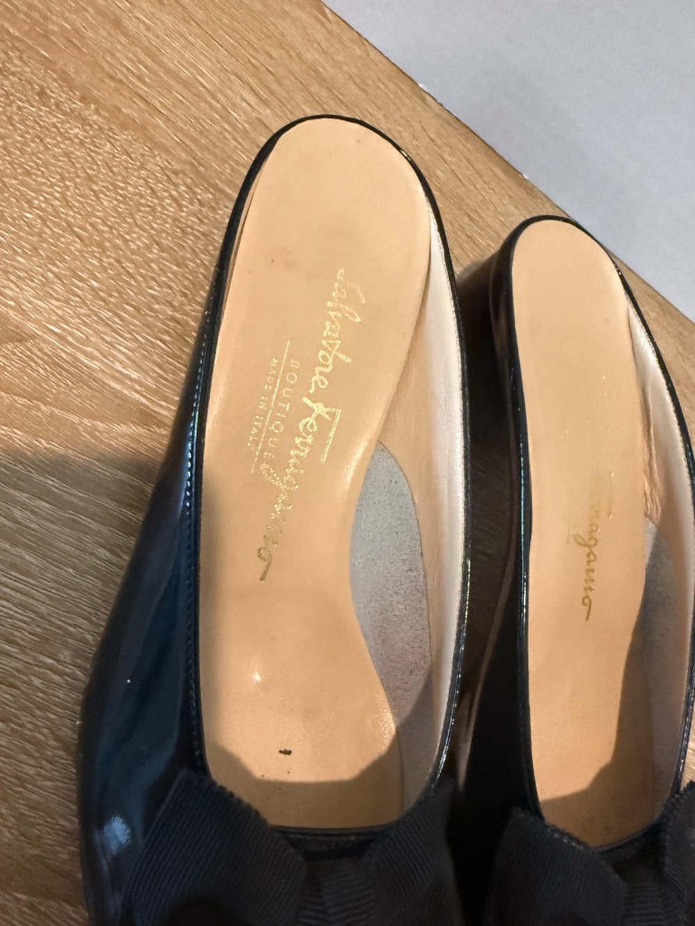 Salvatore Ferragamo Patent Leather Bow Slide Sandals - Picture 2 of 12
